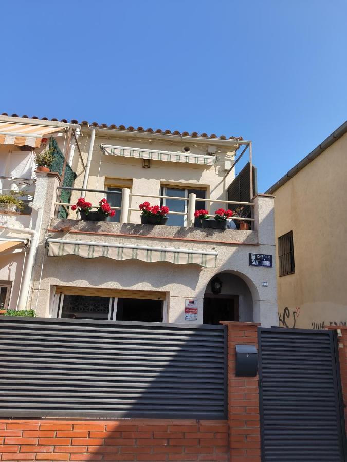 Nice House At The Beach Near Barcelona Premia De Mar Luaran gambar